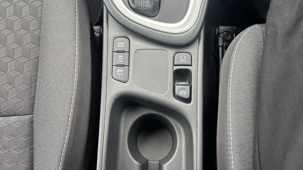 Toyota Yaris 1.5 Hybrid Design 5dr CVT Hybrid Hatchback - Image 62