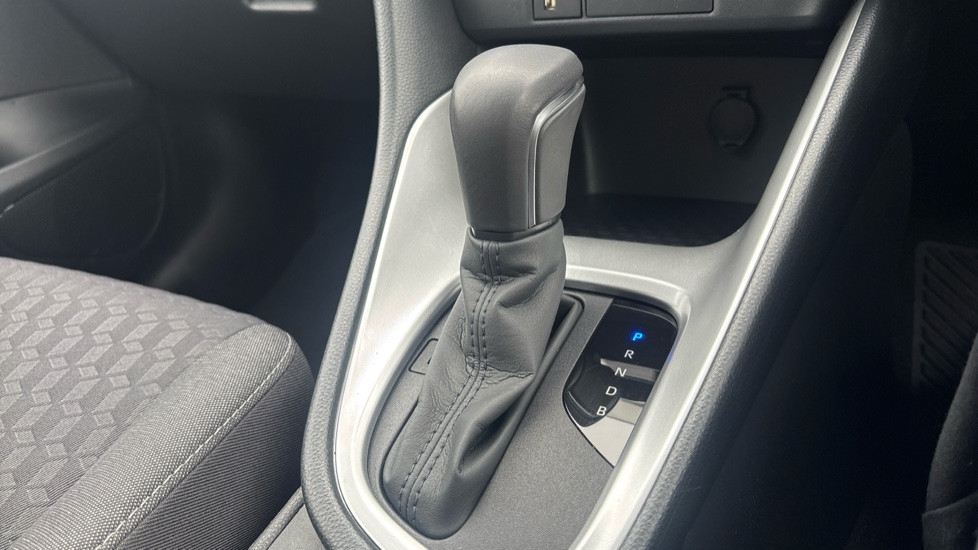 Toyota Yaris 1.5 Hybrid Design 5dr CVT Hybrid Hatchback - Image 63