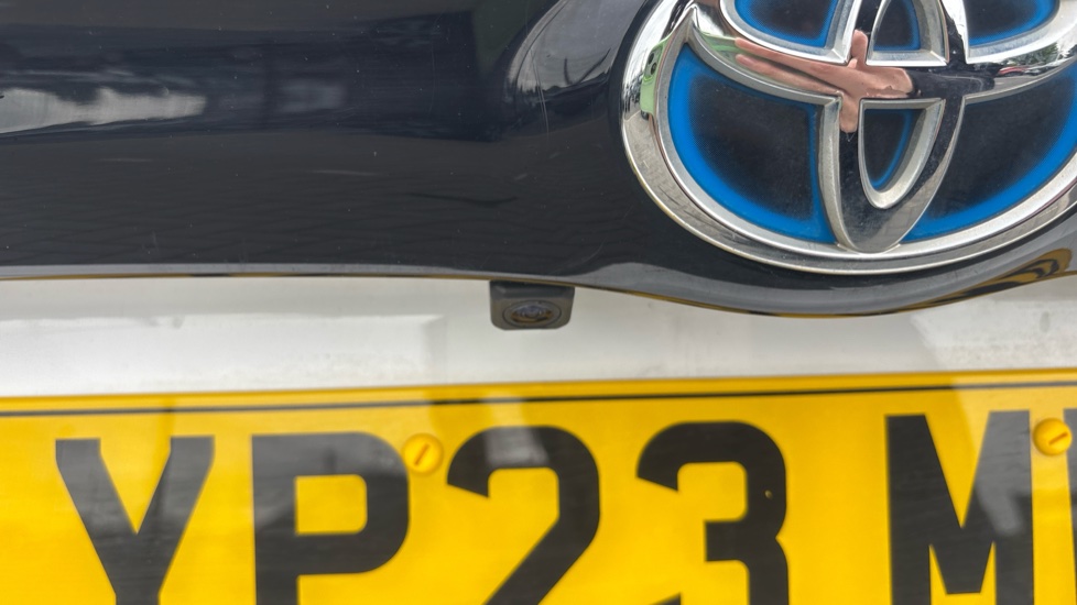 Toyota Yaris 1.5 Hybrid Design 5dr CVT Hybrid Hatchback - Image 64