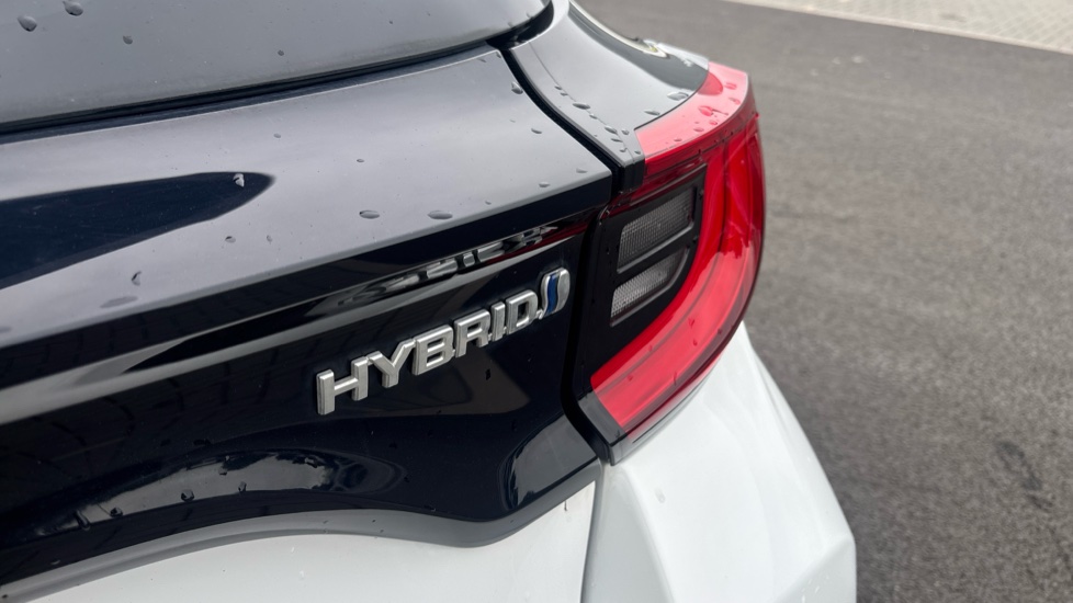 Toyota Yaris 1.5 Hybrid Design 5dr CVT Hybrid Hatchback - Image 65