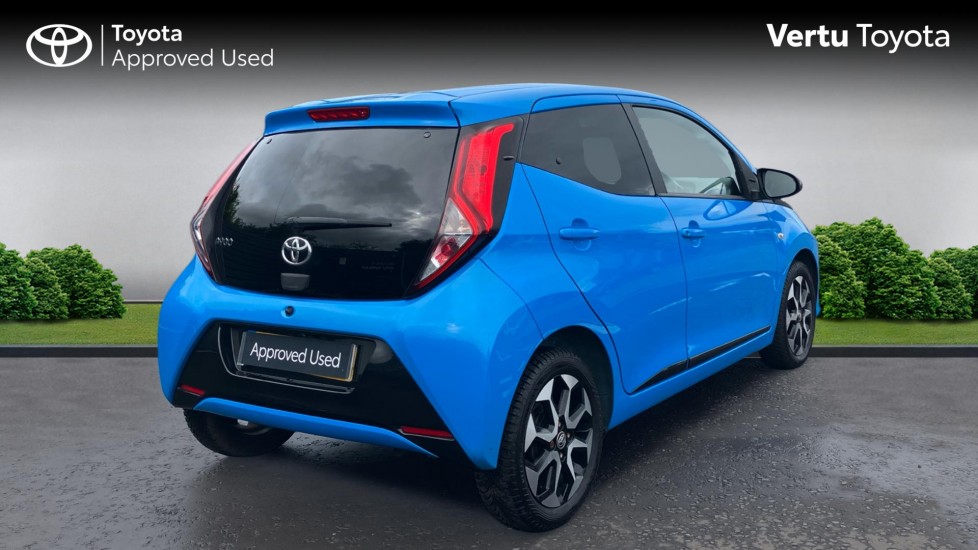 Toyota Aygo 1.0 VVT-i X-Trend 5dr x-shift Petrol Hatchback - Image 2