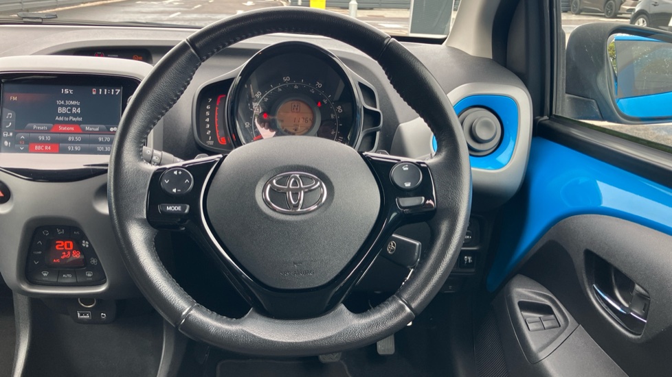 Toyota Aygo 1.0 VVT-i X-Trend 5dr x-shift Petrol Hatchback - Image 10