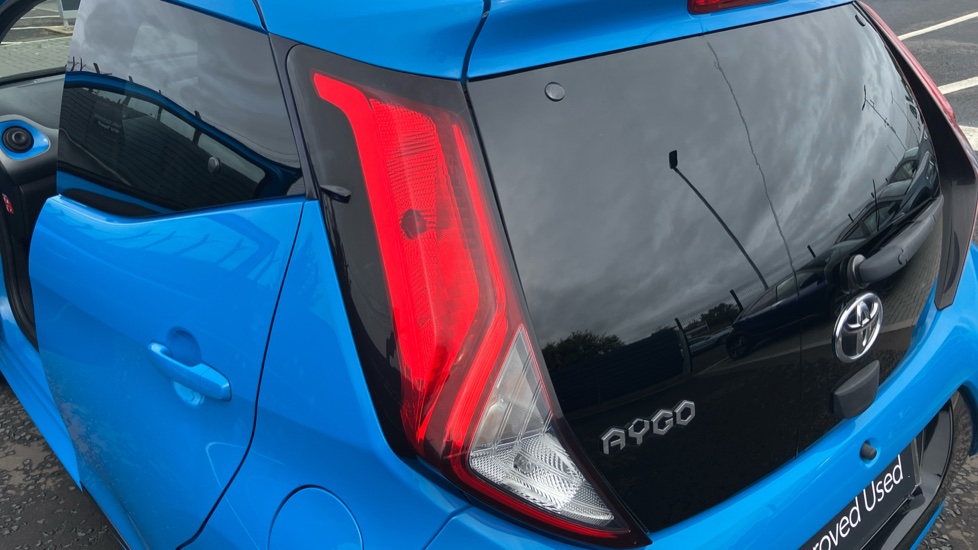 Toyota Aygo 1.0 VVT-i X-Trend 5dr x-shift Petrol Hatchback - Image 21