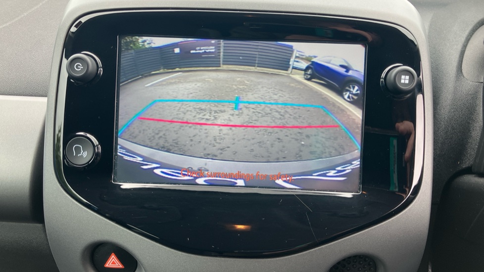 Toyota Aygo 1.0 VVT-i X-Trend 5dr x-shift Petrol Hatchback - Image 29