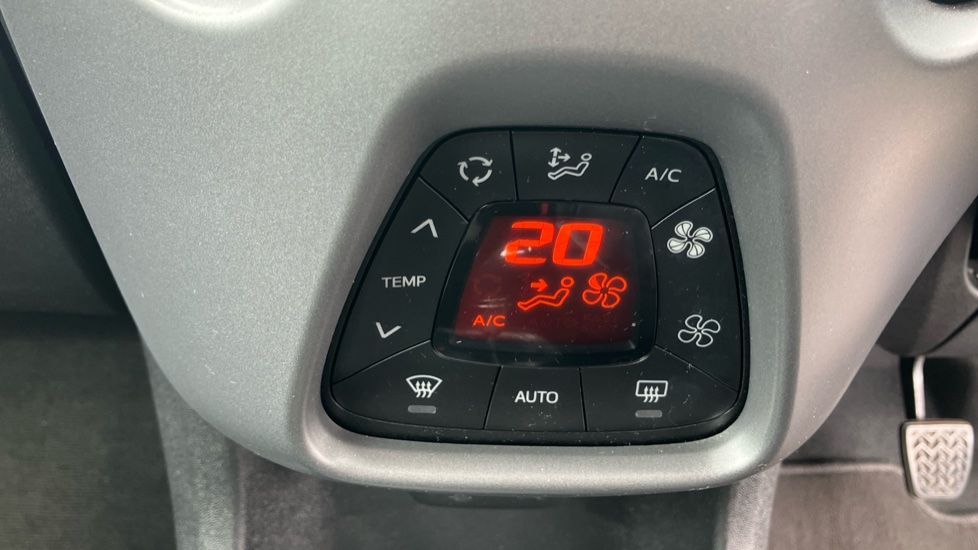 Toyota Aygo 1.0 VVT-i X-Trend 5dr x-shift Petrol Hatchback - Image 34