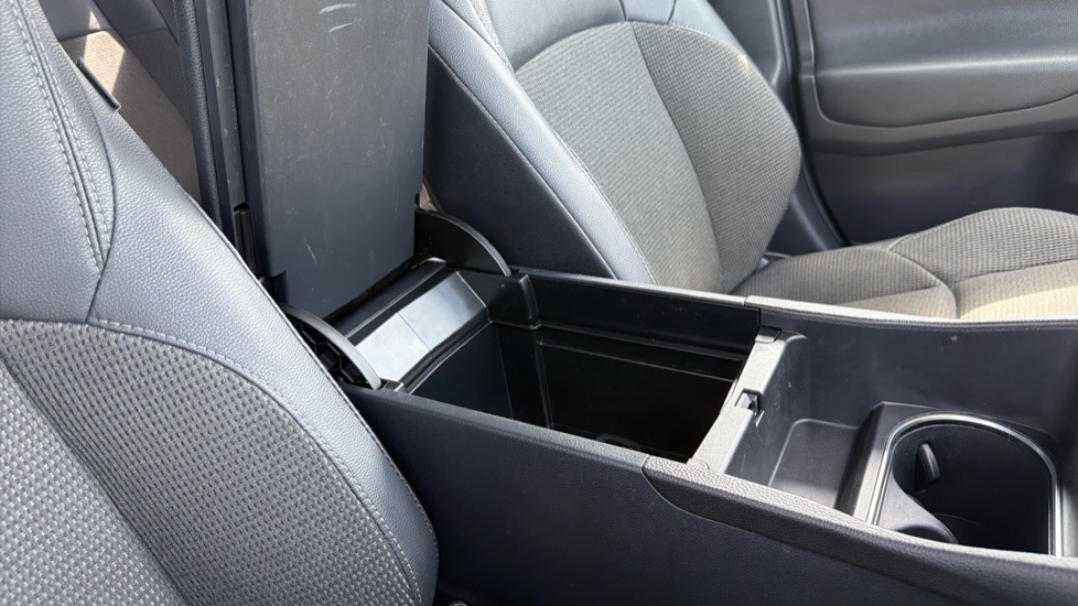 Toyota bZ4X 150kW Motion 71.4kWh 5dr Auto Electric Hatchback - Image 38