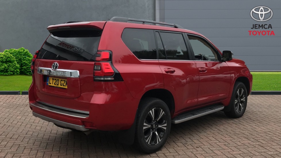 Toyota Land Cruiser 2.8 D-4D 4X4 Invincible 177bhp 7st 5D, Used vehicle, by Jemca Toyota Edgware ...