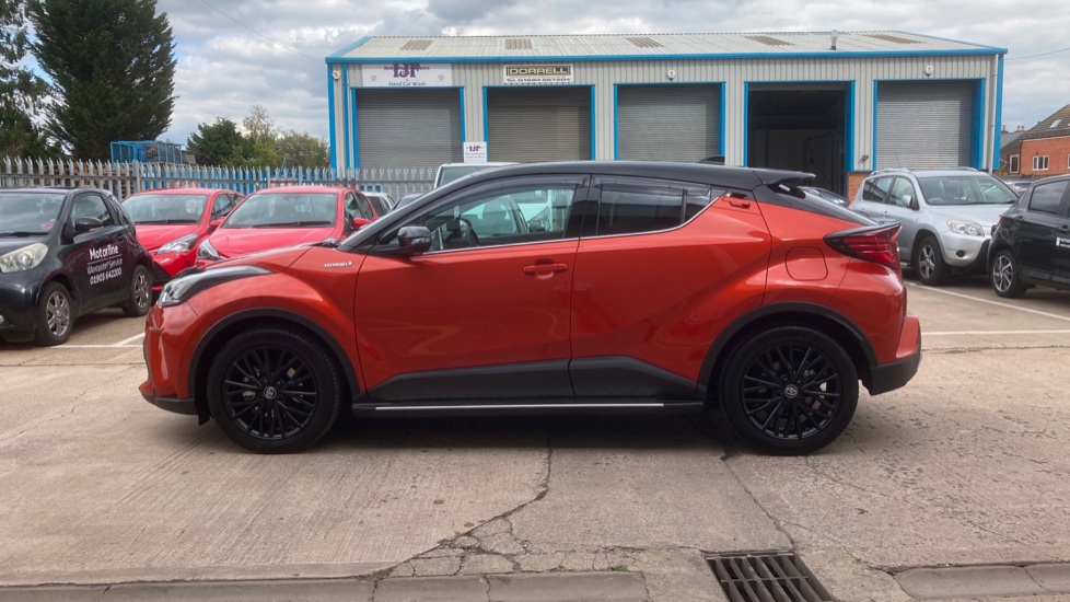 Toyota C-hr Hatchback Special Edition 2.0 Hybrid Orange 5dr CVT, Used vehicle, by Motorline ...