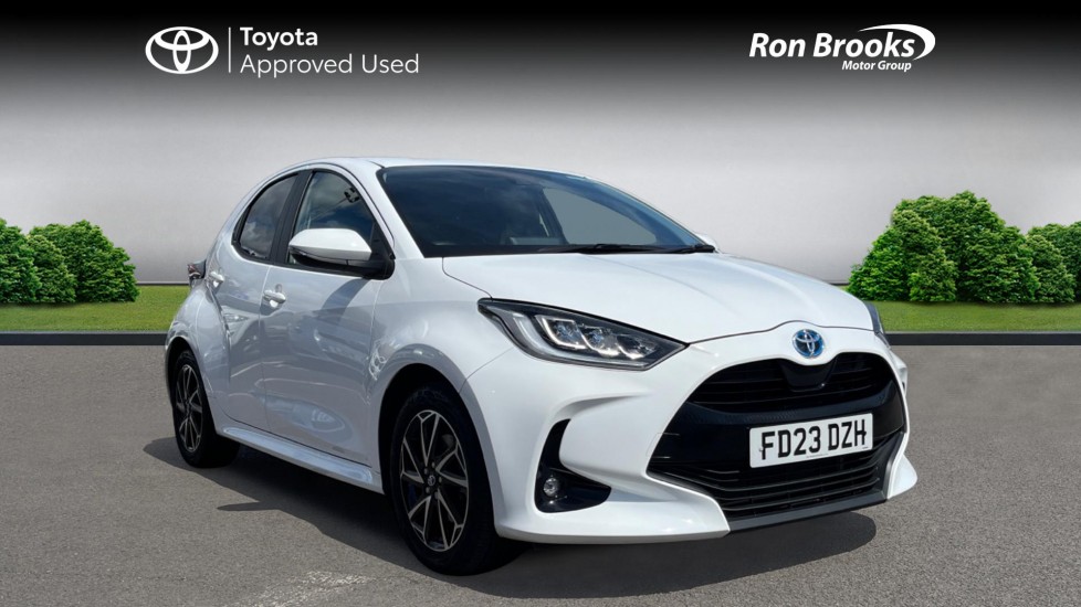 2023 TOYOTA YARIS 1 OWNER FSH TOYOTA APPROVED 1.5 VVT H DESIGN E CVT EUR... photo