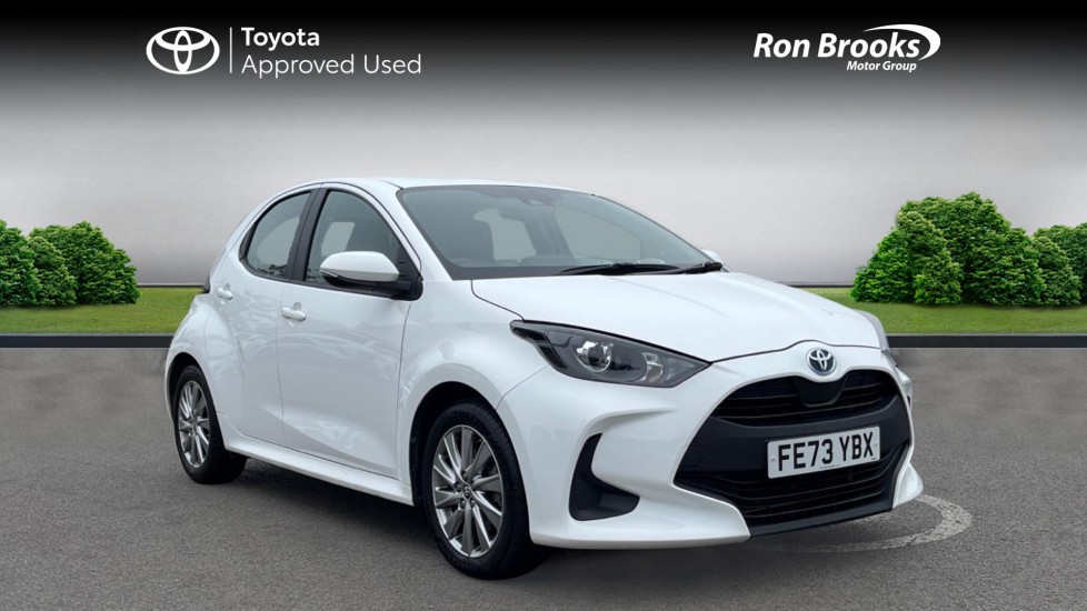 2023 TOYOTA YARIS 1 OWNER AUTO TOYOTA APPROVED 1.5 VVT H ICON E CVT EURO... photo