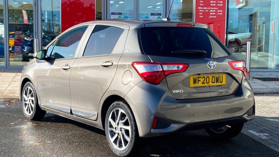 Toyota Yaris Hatchback 1.5 VVT-i Y20 5dr CVT [Bi-tone], Used vehicle ...
