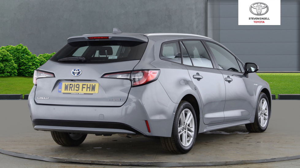 Toyota Corolla Estate 1 8 Vvt I Icon Tech Hybrid Used Vehicle By