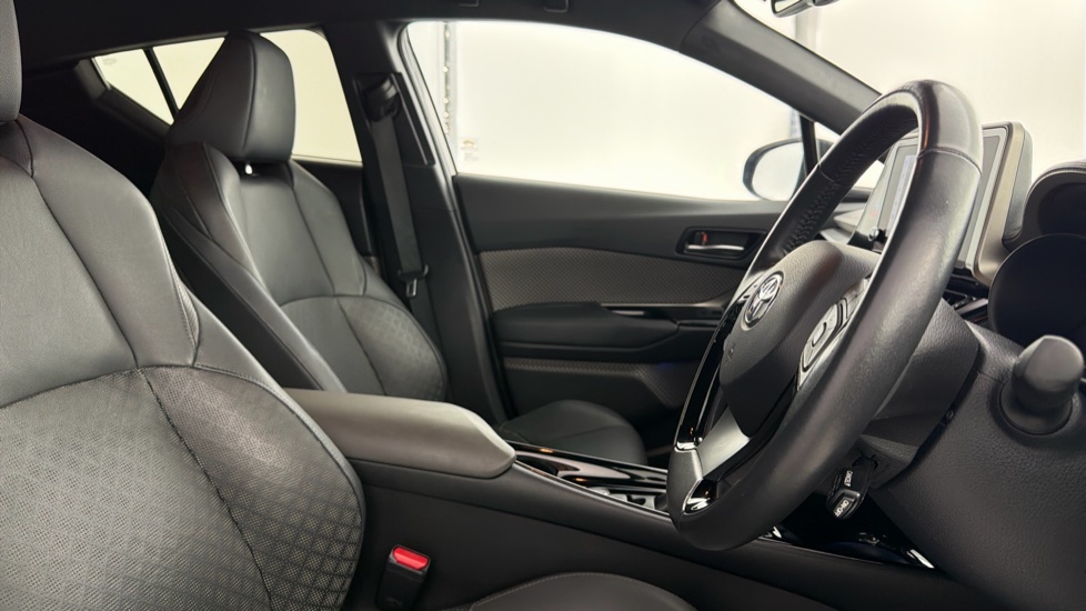 Toyota C-HR 2.0 Hybrid Excel 5dr CVT Hybrid Hatchback - Image 12