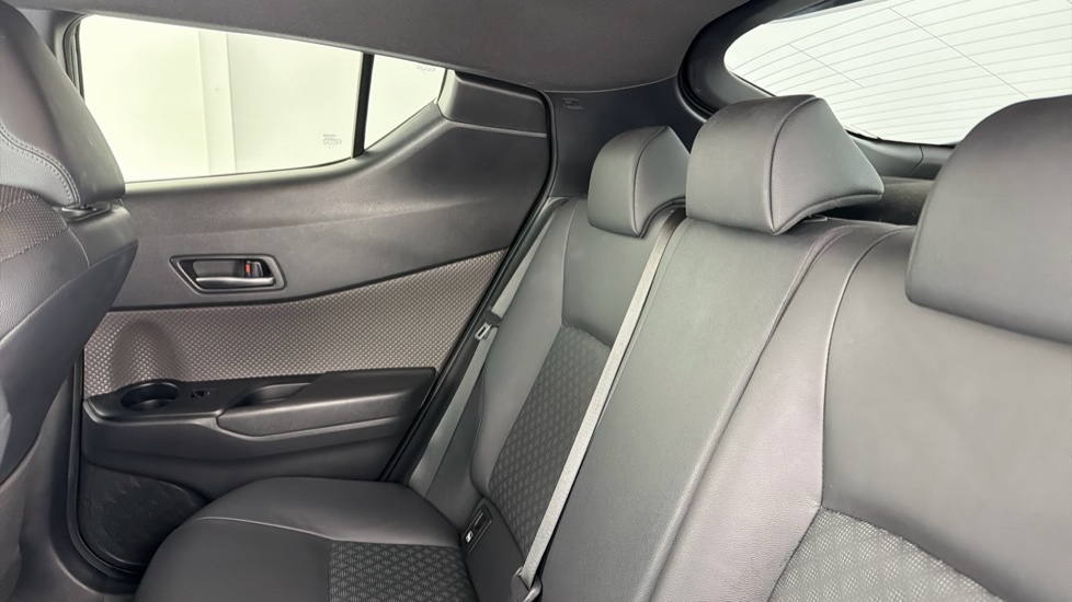 Toyota C-HR 2.0 Hybrid Excel 5dr CVT Hybrid Hatchback - Image 15