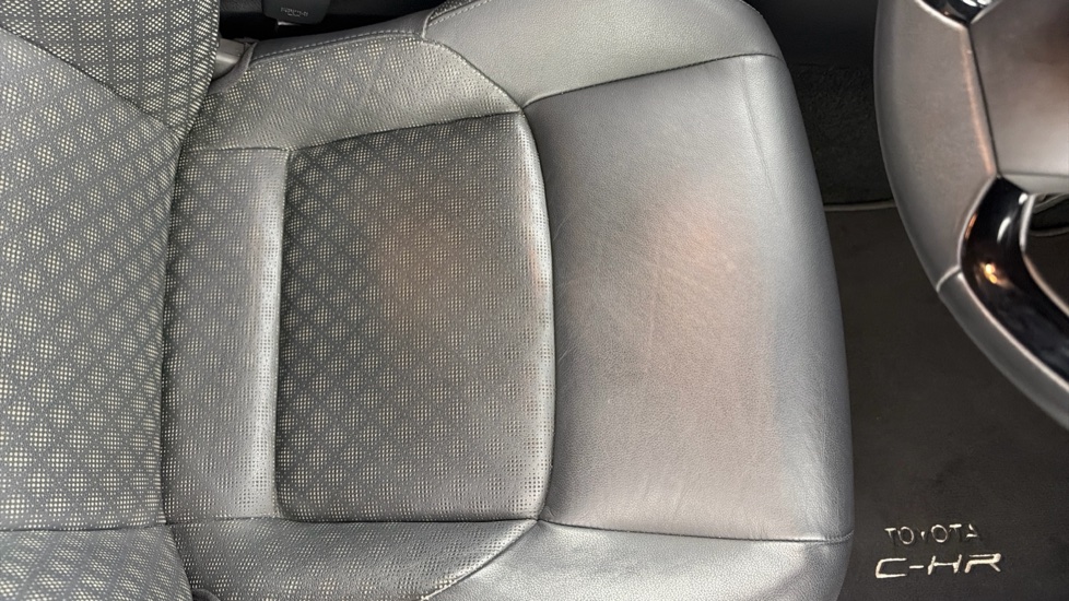 Toyota C-HR 2.0 Hybrid Excel 5dr CVT Hybrid Hatchback - Image 17