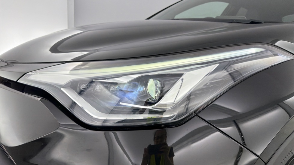 Toyota C-HR 2.0 Hybrid Excel 5dr CVT Hybrid Hatchback - Image 20