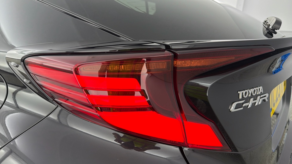 Toyota C-HR 2.0 Hybrid Excel 5dr CVT Hybrid Hatchback - Image 21