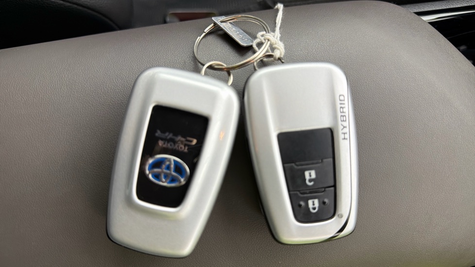 Toyota C-HR 2.0 Hybrid Excel 5dr CVT Hybrid Hatchback - Image 28