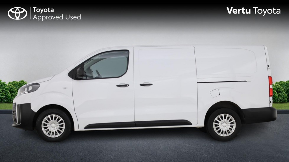 Toyota Proace L2 Diesel 2.0D 145 Icon Van - Image 17