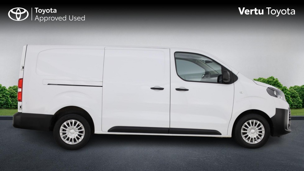 Toyota Proace L2 Diesel 2.0D 145 Icon Van - Image 16
