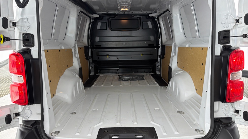 Toyota Proace L2 Diesel 2.0D 145 Icon Van - Image 13