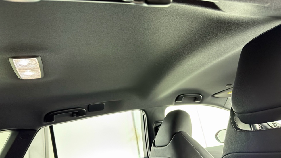 Toyota Corolla 2.0 Hybrid 178 Excel 5dr CVT Hybrid Estate - Image 19