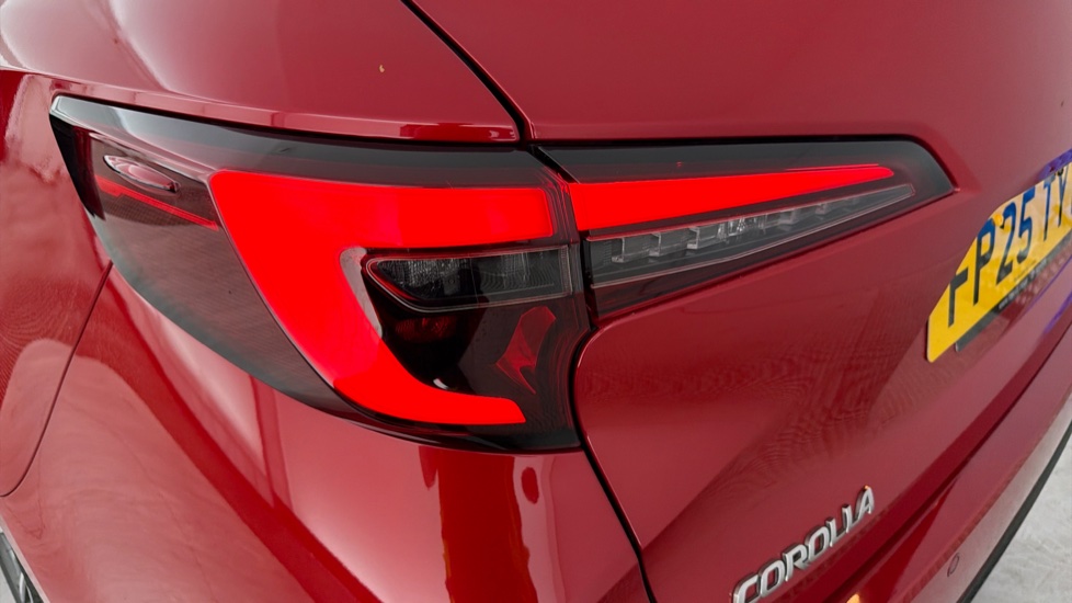 Toyota Corolla 2.0 Hybrid 178 Excel 5dr CVT Hybrid Estate - Image 21