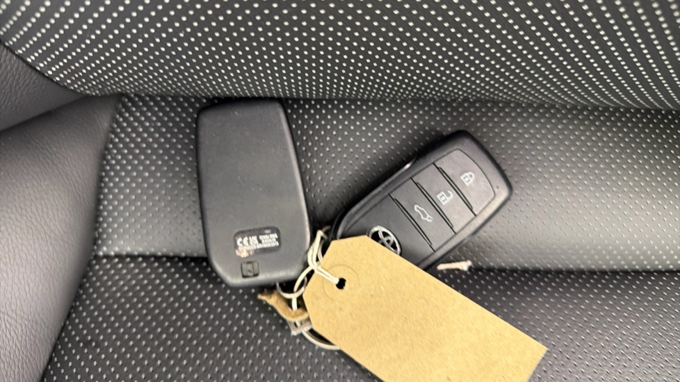 Toyota Corolla 2.0 Hybrid 178 Excel 5dr CVT Hybrid Estate - Image 28