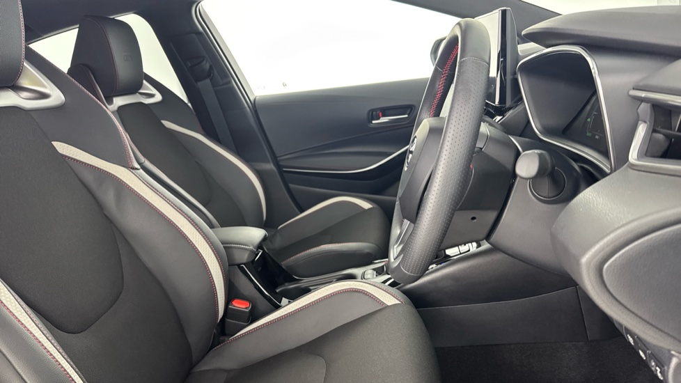 Toyota Corolla 1.8 Hybrid GR Sport 5dr CVT Hybrid Hatchback - Image 12