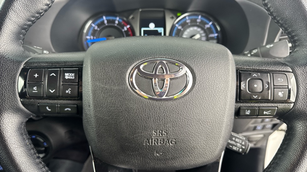 Toyota Hilux Diesel Invincible X D/Cab Pick Up 2.8 D-4D - Image 10