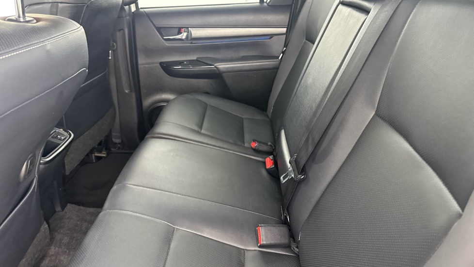 Toyota Hilux Diesel Invincible X D/Cab Pick Up 2.8 D-4D - Image 15