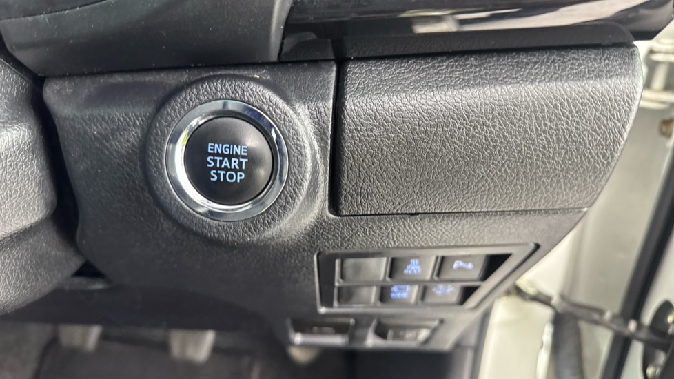Toyota Hilux Diesel Invincible X D/Cab Pick Up 2.8 D-4D - Image 16