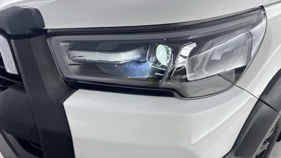 Toyota Hilux Diesel Invincible X D/Cab Pick Up 2.8 D-4D - Image 20