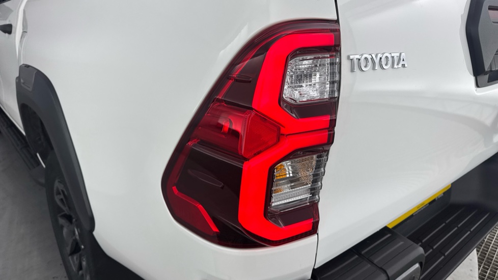 Toyota Hilux Diesel Invincible X D/Cab Pick Up 2.8 D-4D - Image 21