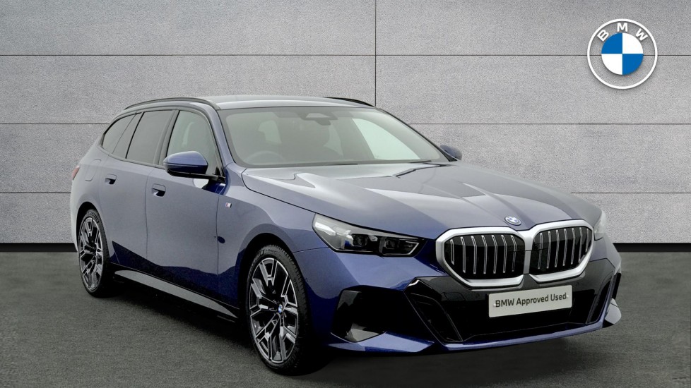 2025 5 SERIES 530E M SPORT TOURING FINANCE AVAILABLE 6,749.25... photo
