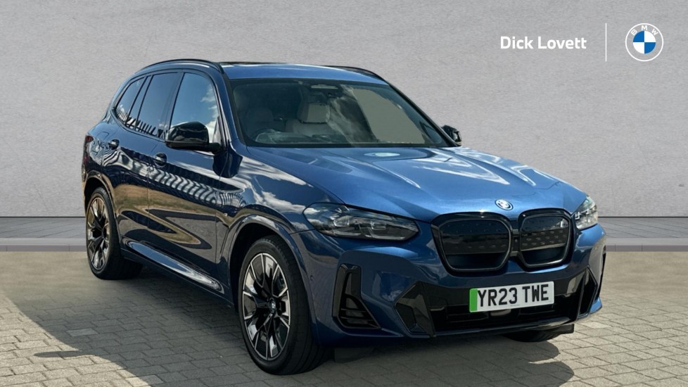 2023 BMW IX3