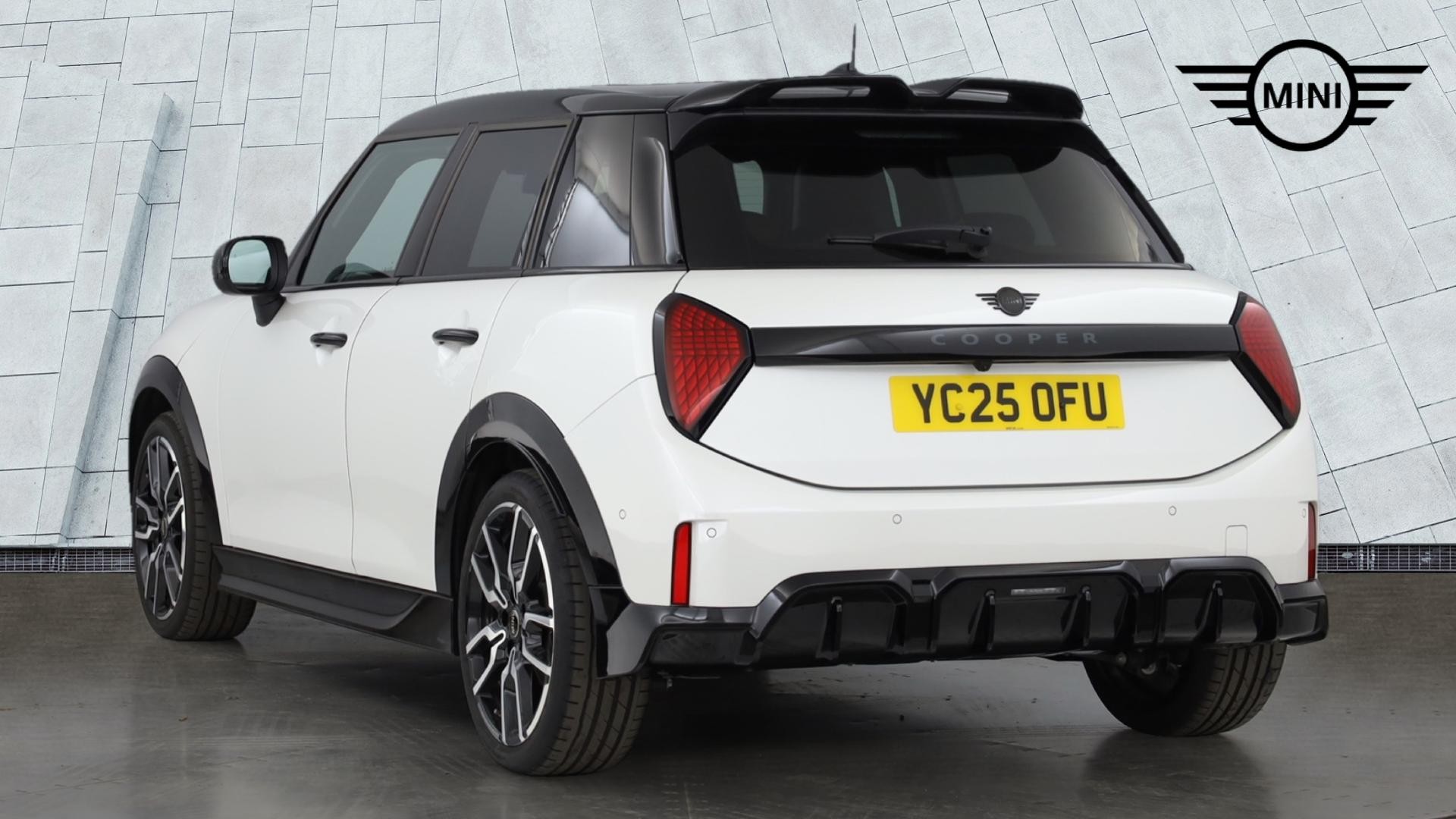 Used MINI 5-Door Hatch 1.5C Sport Steptronic Euro 6 (s/s) 5dr - Image 2