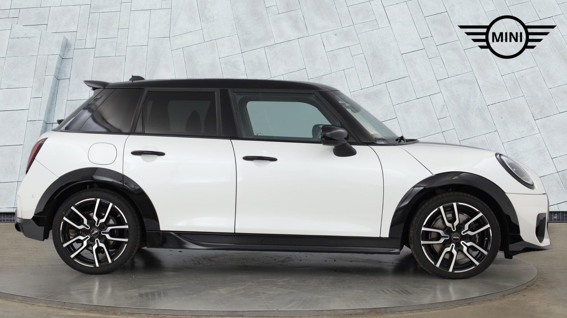 Used MINI 5-Door Hatch 1.5C Sport Steptronic Euro 6 (s/s) 5dr - Image 3