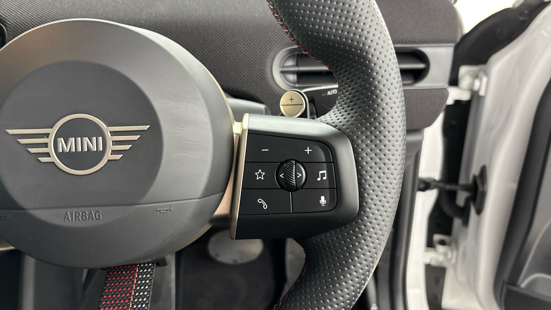 Used MINI 5-Door Hatch 1.5C Sport Steptronic Euro 6 (s/s) 5dr - Image 18