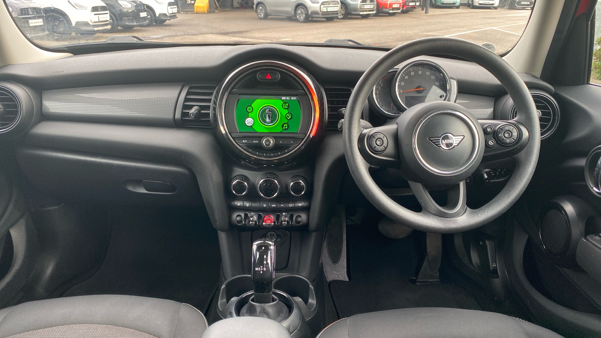 Used MINI 5-Door Hatch 1.5 Cooper Classic Steptronic Euro 6 (s/s) 5dr - Image 4