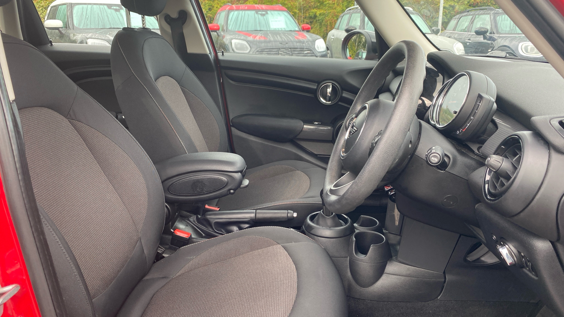 Used MINI 5-Door Hatch 1.5 Cooper Classic Steptronic Euro 6 (s/s) 5dr - Image 11