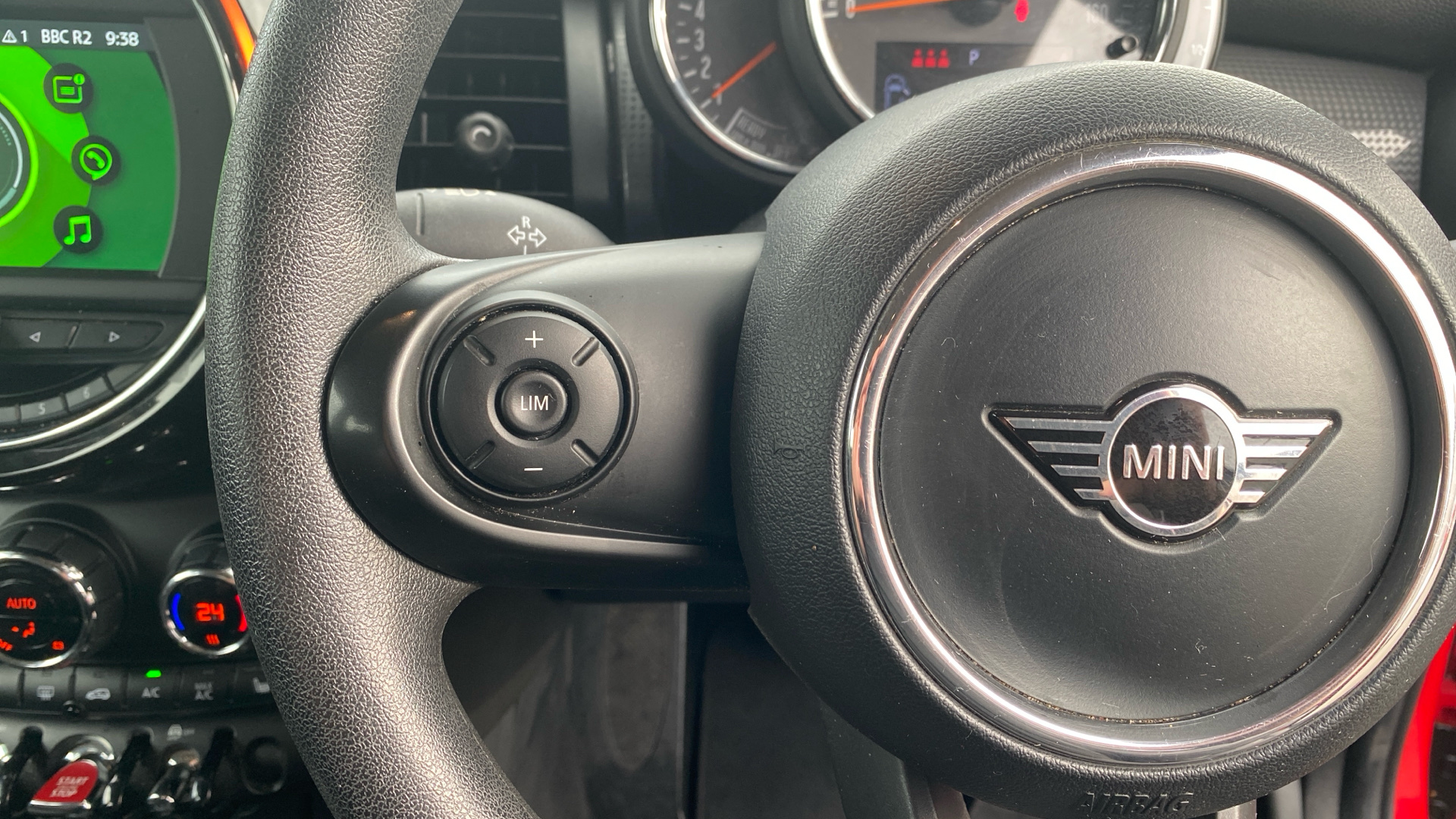 Used MINI 5-Door Hatch 1.5 Cooper Classic Steptronic Euro 6 (s/s) 5dr - Image 17