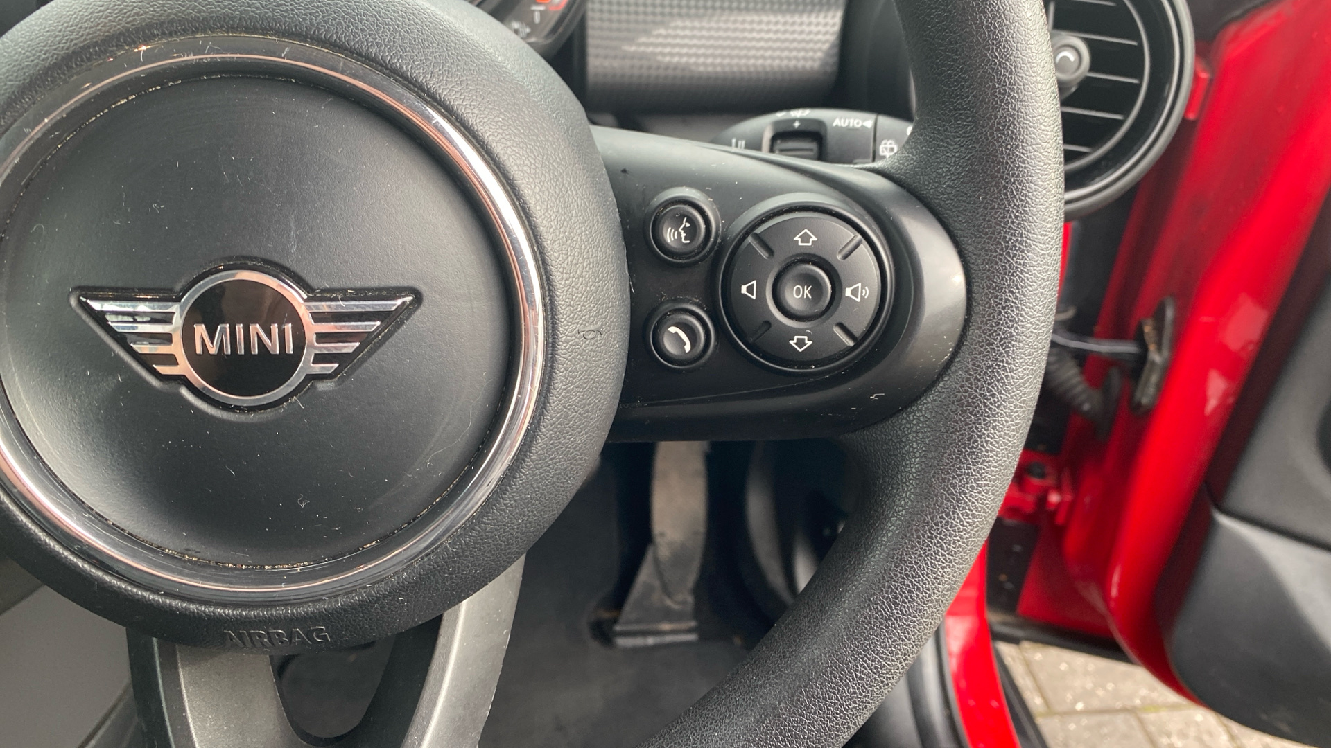 Used MINI 5-Door Hatch 1.5 Cooper Classic Steptronic Euro 6 (s/s) 5dr - Image 18