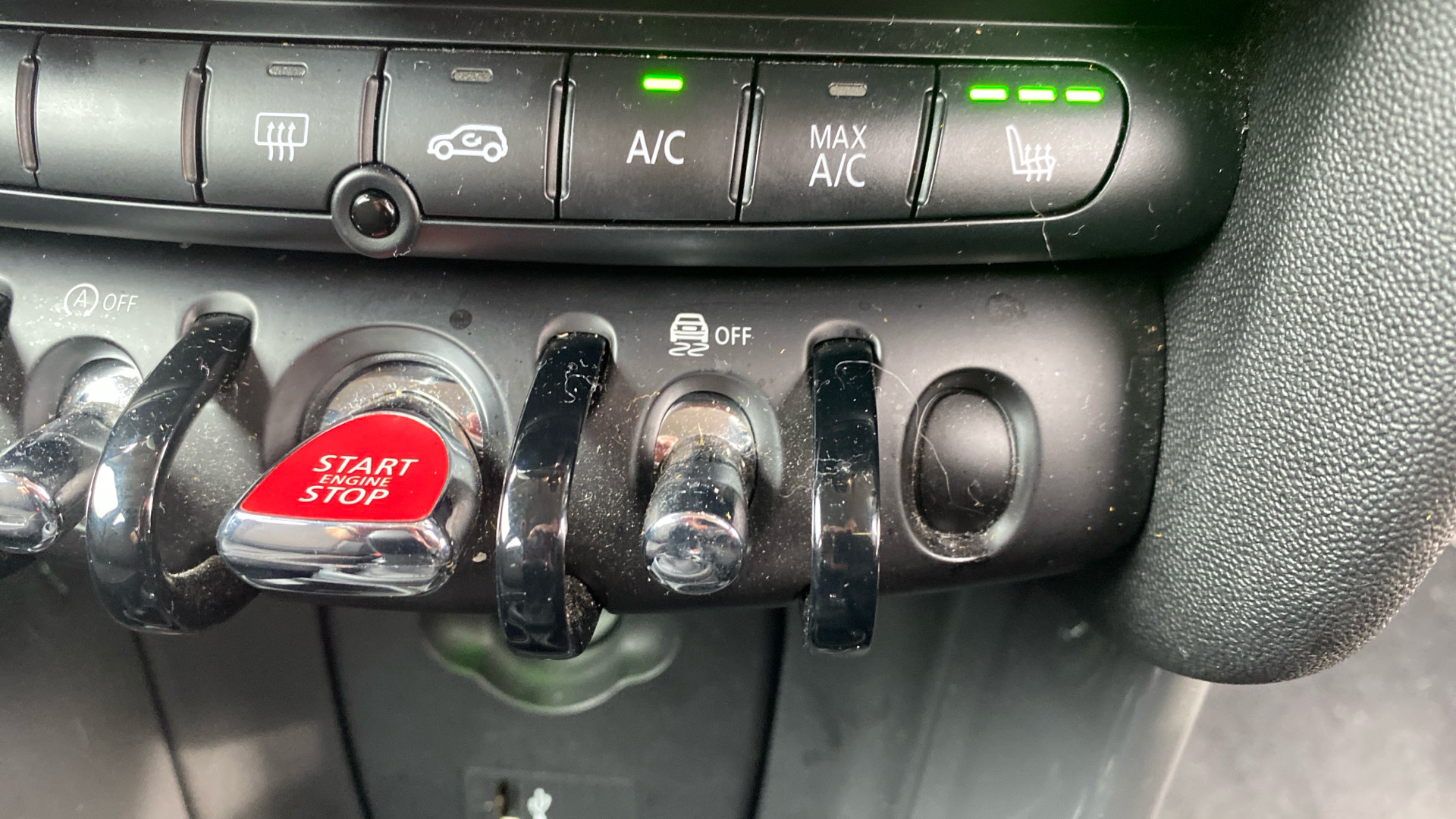 Used MINI 5-Door Hatch 1.5 Cooper Classic Steptronic Euro 6 (s/s) 5dr - Image 29