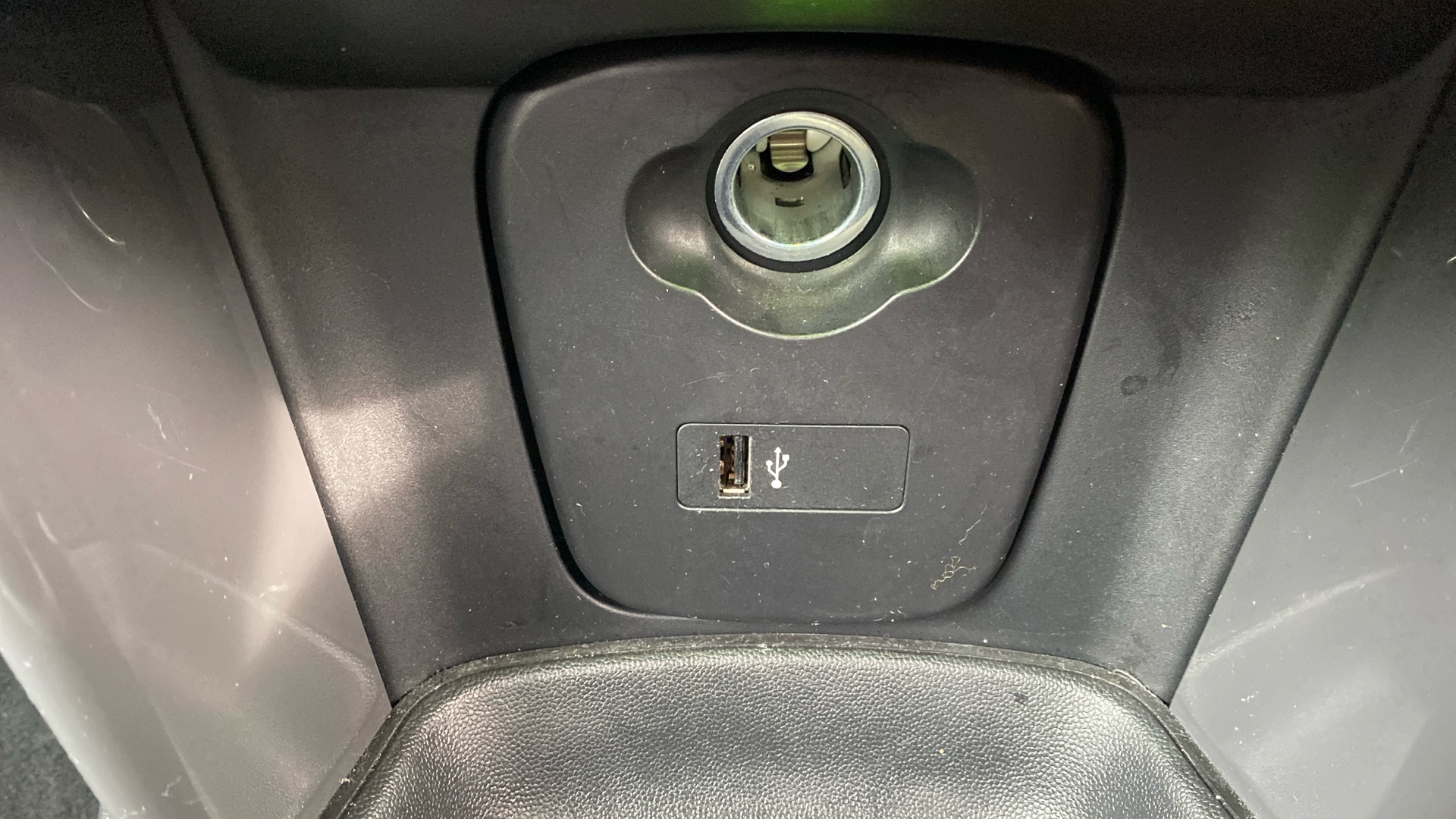 Used MINI 5-Door Hatch 1.5 Cooper Classic Steptronic Euro 6 (s/s) 5dr - Image 30