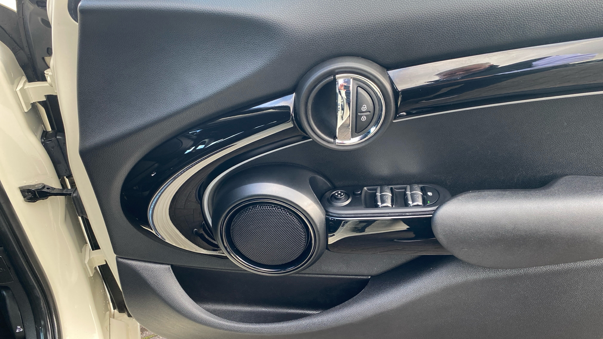 Used MINI 5-Door Hatch 2.0 Cooper S Sport Euro 6 (s/s) 5dr - Image 20