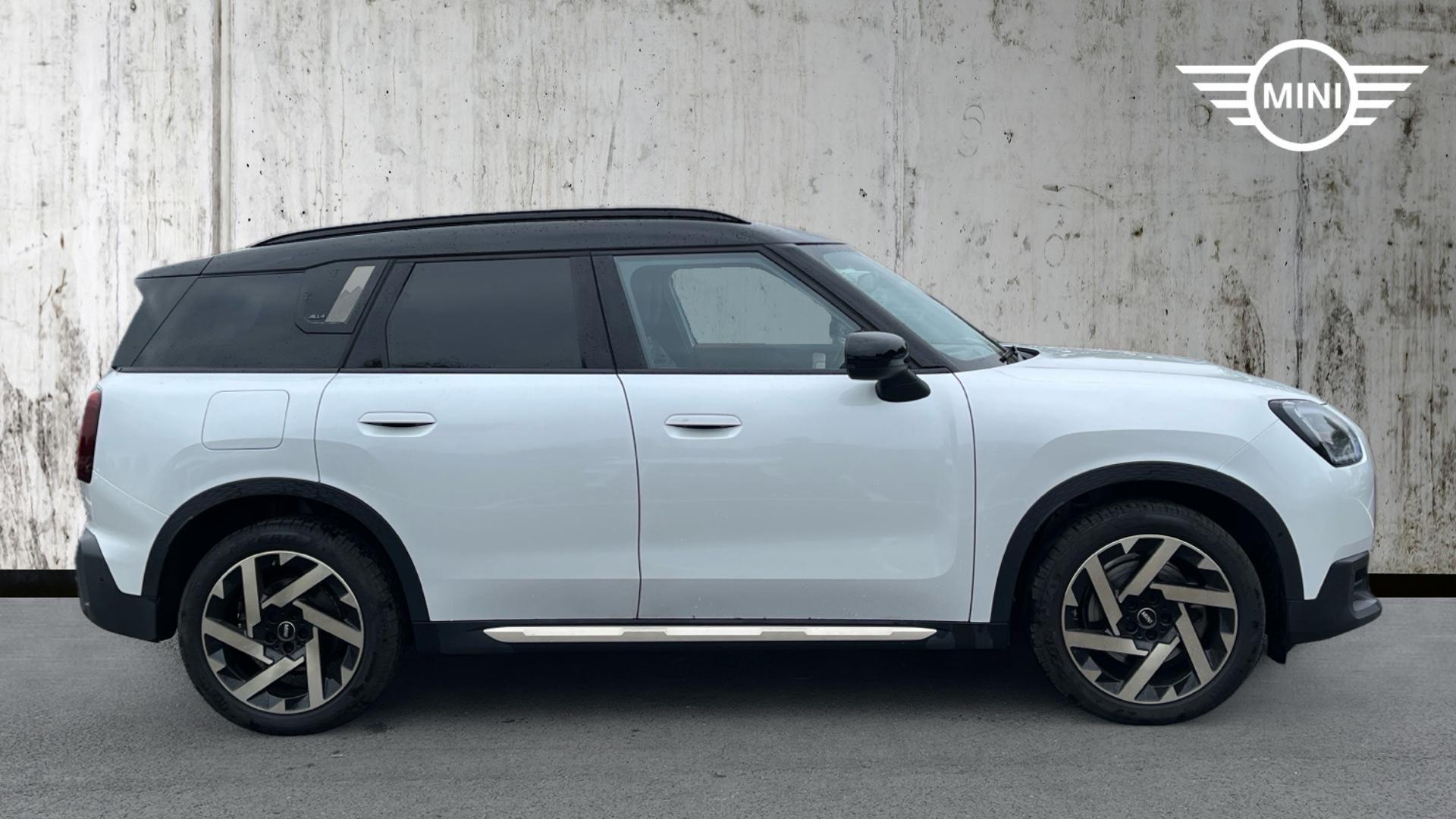 Used MINI Countryman 2.0S MHEV Exclusive Auto ALL4 Euro 6 (s/s) 5dr - Image 4