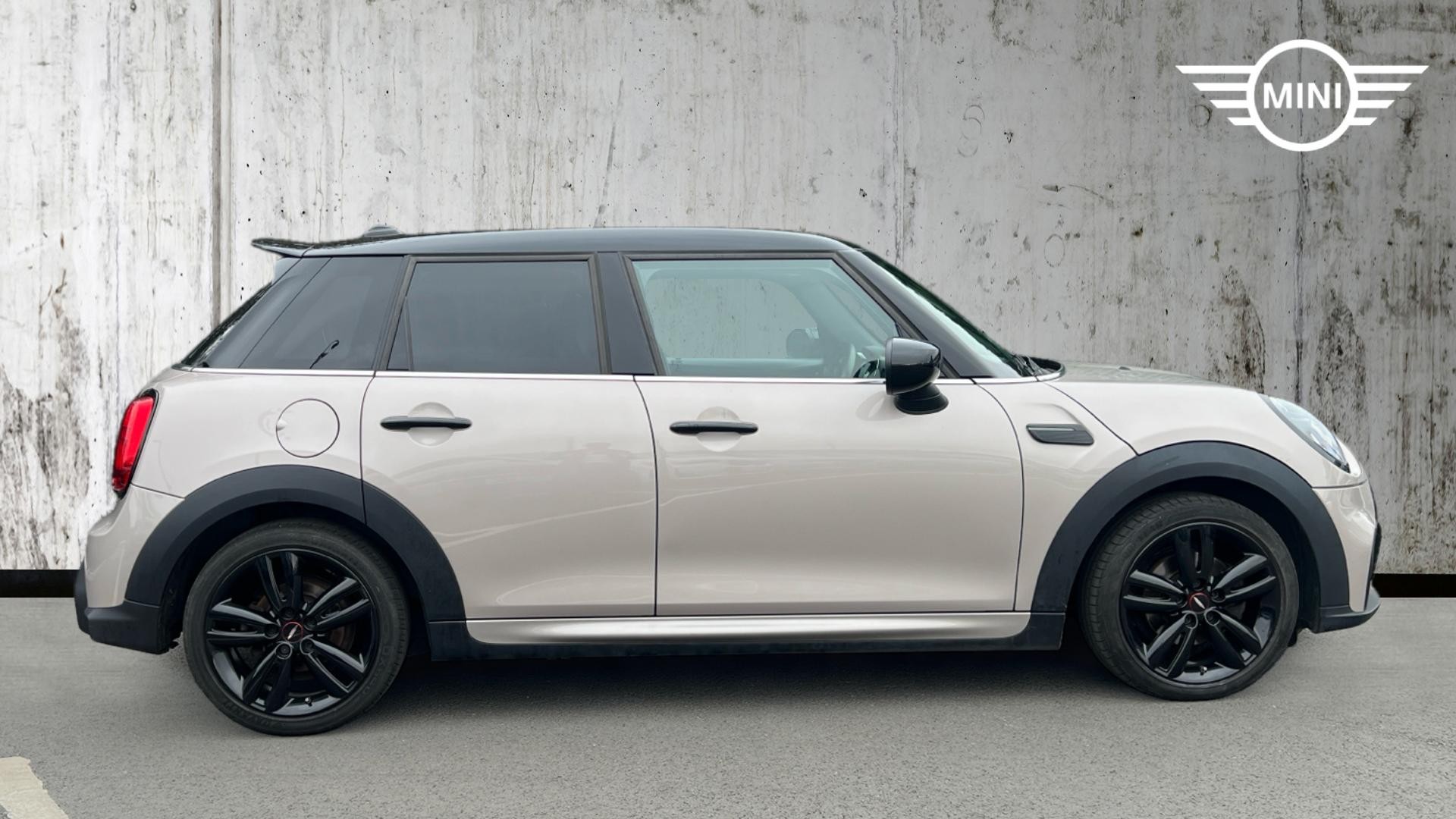 Used MINI 5-Door Hatch 1.5 Cooper Sport Steptronic Euro 6 (s/s) 5dr - Image 4