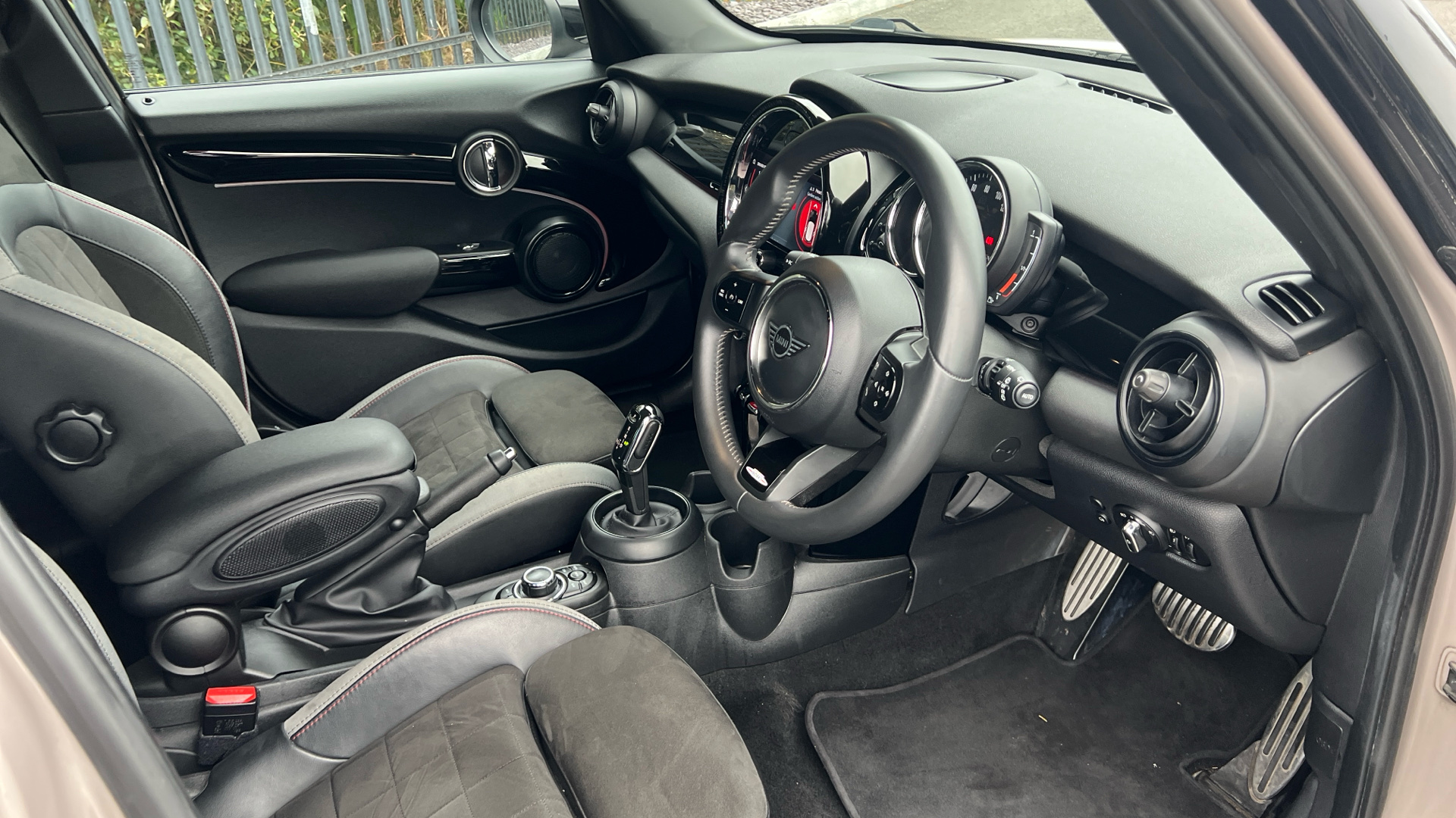 Used MINI 5-Door Hatch 1.5 Cooper Sport Steptronic Euro 6 (s/s) 5dr - Image 7