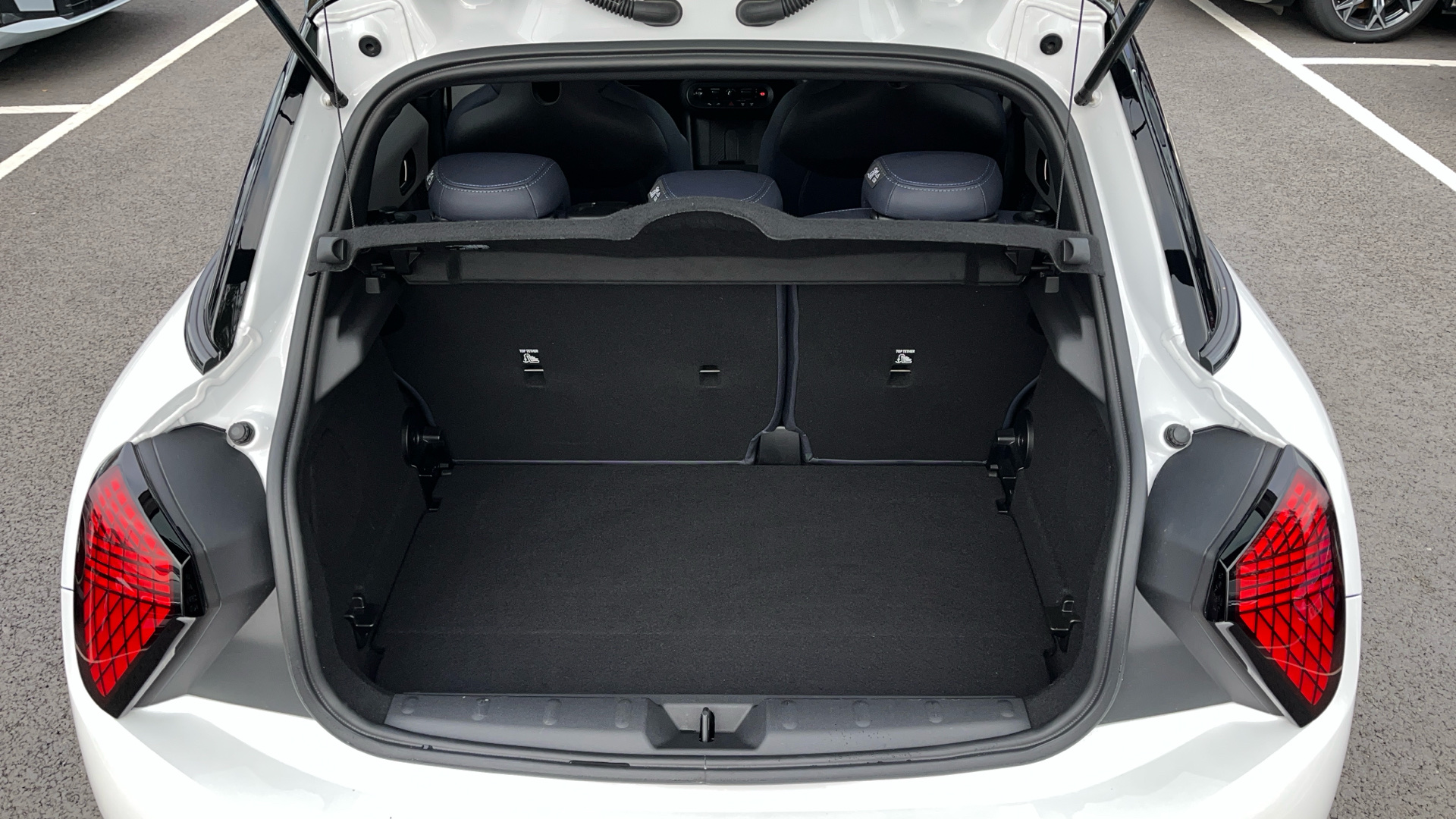 Used MINI 5-Door Hatch 1.5C Exclusive Steptronic Euro 6 (s/s) 5dr - Image 14
